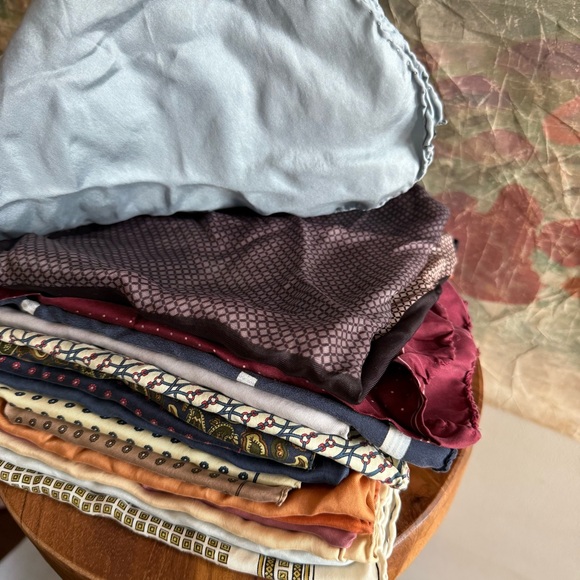 Vintage Silk Handkerchief Lot - Picture 4 of 9